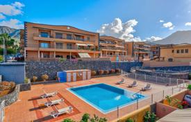 4 odalılar yazlık ev 201 m² Adeje'de, İspanya. 556,000 €