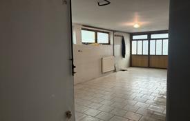 8 odalılar şehir içinde müstakil ev 300 m² Osietsko-Baranskaya County'da, Hırvatistan. 500,000 €