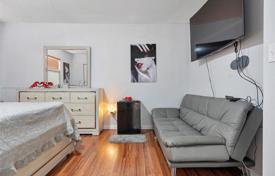 3 odalılar şehir içinde müstakil ev 134 m² Miami'de, Amerika Birleşik Devletleri. $460,000