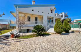 4 odalılar villa 200 m² Korinthia'da, Yunanistan. 680,000 €