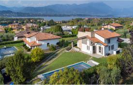 Villa – Manerba del Garda, Lombardiya, İtalya. 1,260,000 €