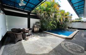 8 odalılar villa 400 m² South Denpasar'da, Endonezya. $210,000