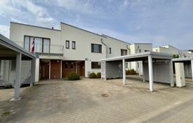 4 odalılar şehir içinde müstakil ev 185 m² Piņķi'de, Letonya. 380,000 €
