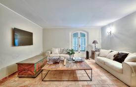 10 odalılar villa Mougins'de, Fransa. 13,000 € haftalık