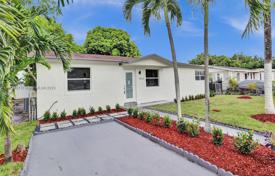 Şehir içinde müstakil ev – Miami Gardens, Miami, Florida,  Amerika Birleşik Devletleri. $535,000