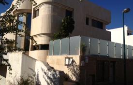 Yazlık ev – Netanya, Center District, İsrail. $810,000