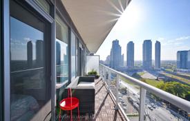 4 odalılar daire Etobicoke'de, Kanada. C$784,000