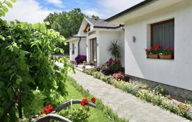 11 odalılar şehir içinde müstakil ev 585 m² Aradványpuszta'da, Macaristan. 1,163,000 €