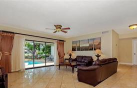 Villa – Hallandale Beach, Florida, Amerika Birleşik Devletleri. $1,390,000