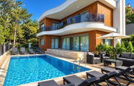 5 odalılar villa 200 m² Oba'da, Türkiye. 29,708,000 TRY