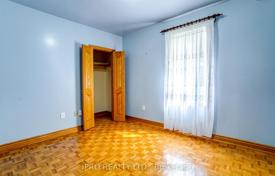 12 odalılar konak Old Toronto'da, Kanada. C$1,616,000