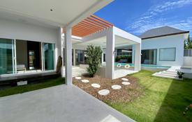 4 odalılar villa 288 m² Thalang'da, Tayland. $551,000