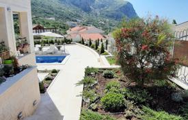 4 odalılar villa 364 m² Sveti Stefan'da, Karadağ. 650,000 €