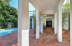 Şehir içinde müstakil ev – Coral Gables, Florida, Amerika Birleşik Devletleri. $3,750,000