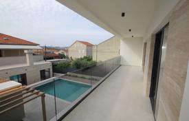6 odalılar şehir içinde müstakil ev 191 m² Trogir'da, Hırvatistan. 790,000 €