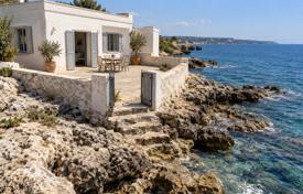 6 odalılar villa 200 m² Avola'da, İtalya. 1,600,000 €
