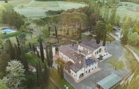 25 odalılar konak Toskana'da, İtalya. 3,200,000 €