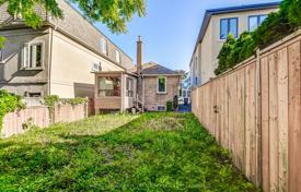 6 odalılar şehir içinde müstakil ev Etobicoke'de, Kanada. C$1,514,000