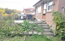 4 odalılar şehir içinde müstakil ev North York'da, Kanada. C$1,831,000
