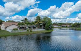 Şehir içinde müstakil ev – Coral Springs, Florida, Amerika Birleşik Devletleri. $825,000