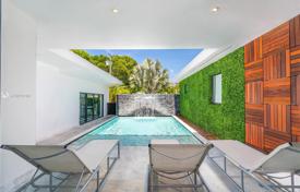 Villa – Lagorce Drive, Miami sahili, Florida,  Amerika Birleşik Devletleri. $2,390,000