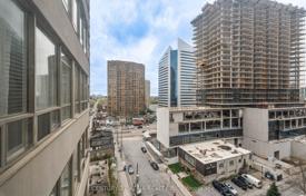 7 odalılar daire North York'da, Kanada. C$1,022,000