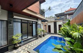 3 odalılar villa 160 m² Kerobokan'da, Endonezya. $305,000