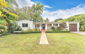 Şehir içinde müstakil ev – South Miami, Florida, Amerika Birleşik Devletleri. $950,000