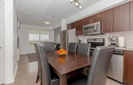 2 odalılar daire Dupont Street'da, Kanada. C$762,000