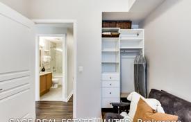 5 odalılar daire Richmond Street West'da, Kanada. C$1,087,000