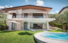 3 odalılar villa Brenzone sul Garda'da, İtalya. 1,520,000 €