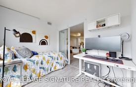 5 odalılar daire North York'da, Kanada. C$765,000