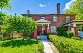 Konak – York, Toronto, Ontario,  Kanada. C$1,025,000