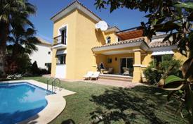 3 odalılar villa 235 m² Marbella'da, İspanya. 3,000 € haftalık
