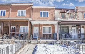 3 odalılar konak Old Toronto'da, Kanada. C$1,043,000