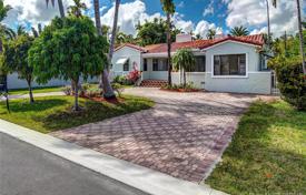Yazlık ev – Miami sahili, Florida, Amerika Birleşik Devletleri. $1,750,000