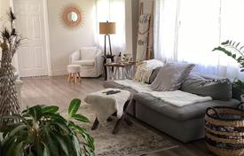3 odalılar şehir içinde müstakil ev 117 m² Miami'de, Amerika Birleşik Devletleri. $585,000