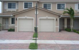 Şehir içinde müstakil ev – Tamarac, Broward, Florida,  Amerika Birleşik Devletleri. $450,000