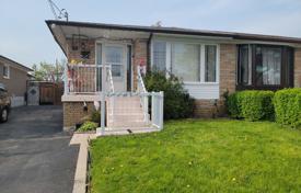 9 odalılar konak North York'da, Kanada. C$1,226,000