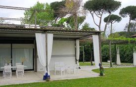 Villa – Forte dei Marmi, Toskana, İtalya. 4,500 € haftalık