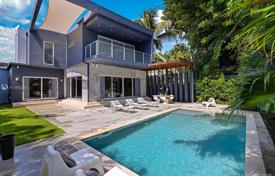 Villa – Miami, Florida, Amerika Birleşik Devletleri. 2,436,000 €