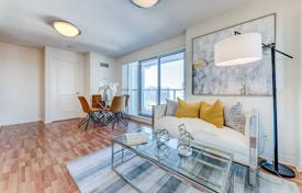 6 odalılar daire Scarborough'da, Kanada. C$900,000