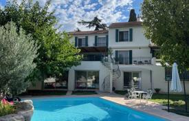 Şehir içinde müstakil ev – Arles, Bouches-du-Rhône, Provence - Alpes - Cote d'Azur,  Fransa. 1,390,000 €