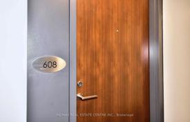 5 odalılar daire North York'da, Kanada. C$764,000