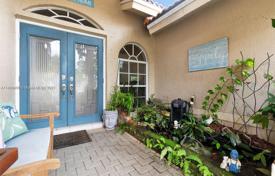 Şehir içinde müstakil ev – Coral Springs, Florida, Amerika Birleşik Devletleri. $715,000