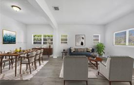 3 odalılar şehir içinde müstakil ev 115 m² Miami'de, Amerika Birleşik Devletleri. $575,000