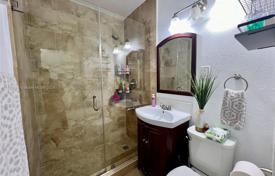 4 odalılar şehir içinde müstakil ev 89 m² Miami'de, Amerika Birleşik Devletleri. $600,000