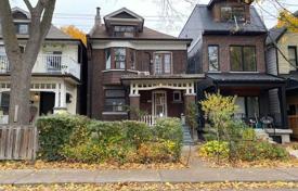 4 odalılar şehir içinde müstakil ev Old Toronto'da, Kanada. C$2,149,000