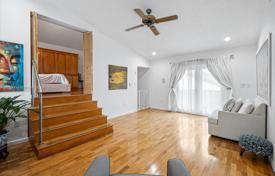 5 odalılar şehir içinde müstakil ev 582 m² Miami'de, Amerika Birleşik Devletleri. $2,840,000