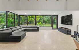 4 odalılar şehir içinde müstakil ev 249 m² Miami'de, Amerika Birleşik Devletleri. $1,450,000